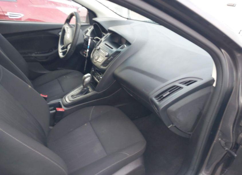 Photo 5 of 2016 Ford Focus SE (VIN 1FADP3KE1GL201251)