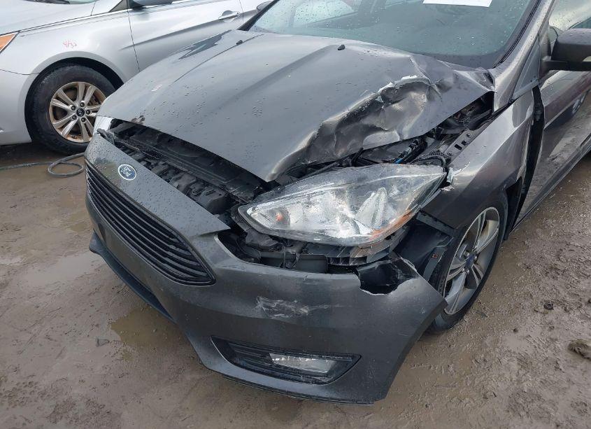 Photo 6 of 2016 Ford Focus SE (VIN 1FADP3KE1GL201251)