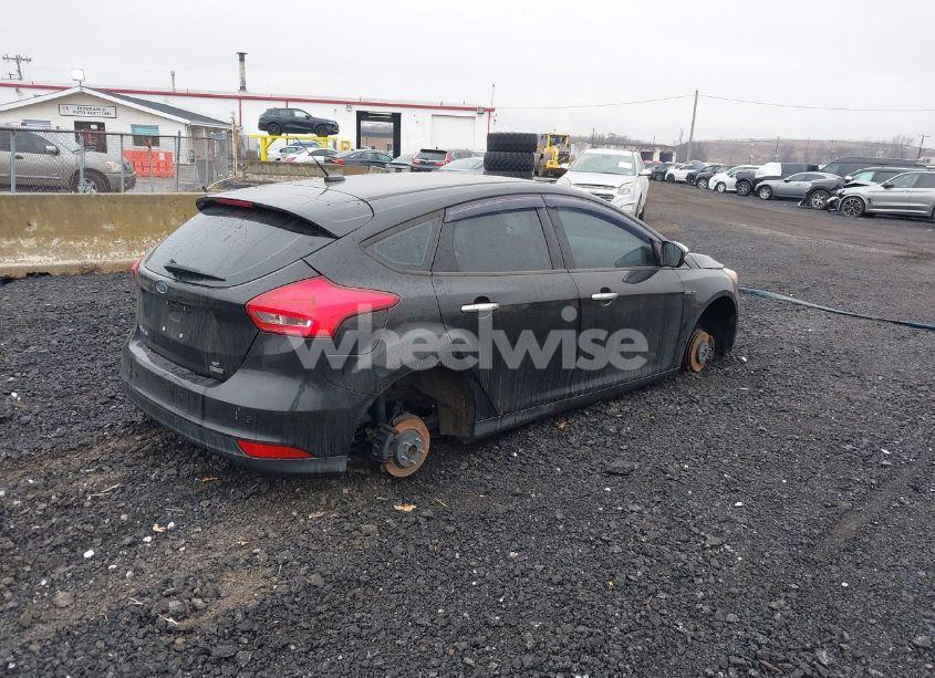 Photo 4 of 2015 Ford Focus SE (VIN 1FADP3KE2FL333093)