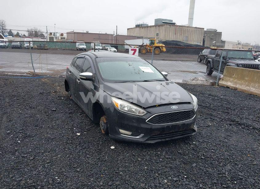 Photo 6 of 2015 Ford Focus SE (VIN 1FADP3KE2FL333093)