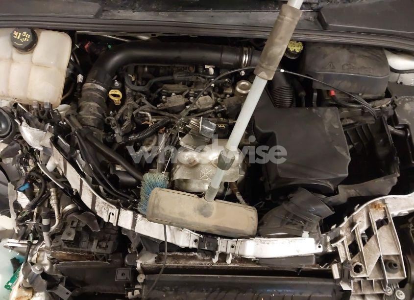 Photo 10 of 2016 Ford Focus SE (VIN 1FADP3KE2GL377824)