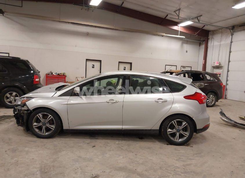 Photo 14 of 2016 Ford Focus SE (VIN 1FADP3KE2GL377824)