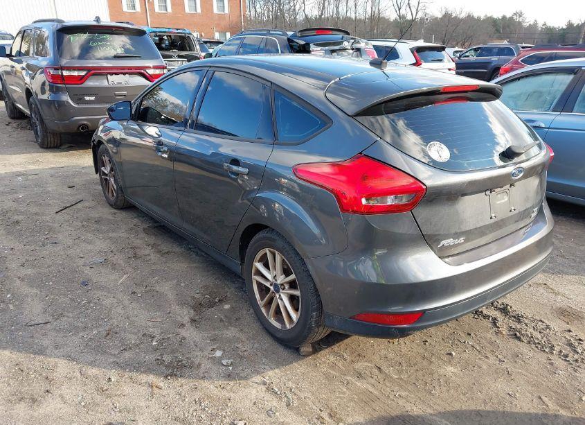 Photo 3 of 2016 Ford Focus SE (VIN 1FADP3KE3GL296363)