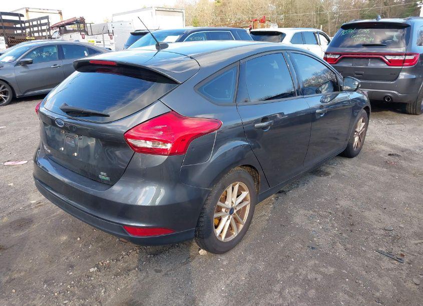 Photo 4 of 2016 Ford Focus SE (VIN 1FADP3KE3GL296363)