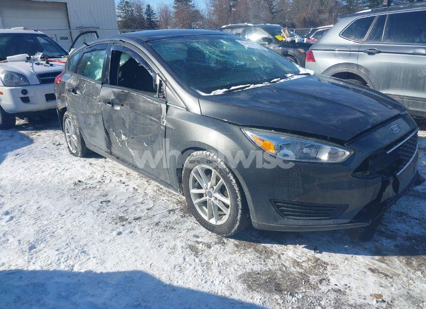 2015 Ford Focus SE (VIN 1FADP3KE4FL292904) main photo