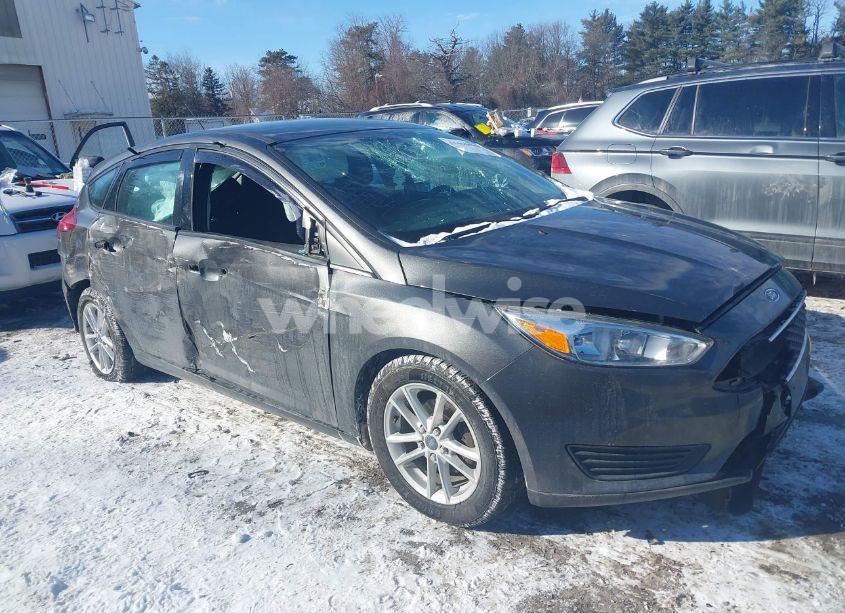 Photo 13 of 2015 Ford Focus SE (VIN 1FADP3KE4FL292904)