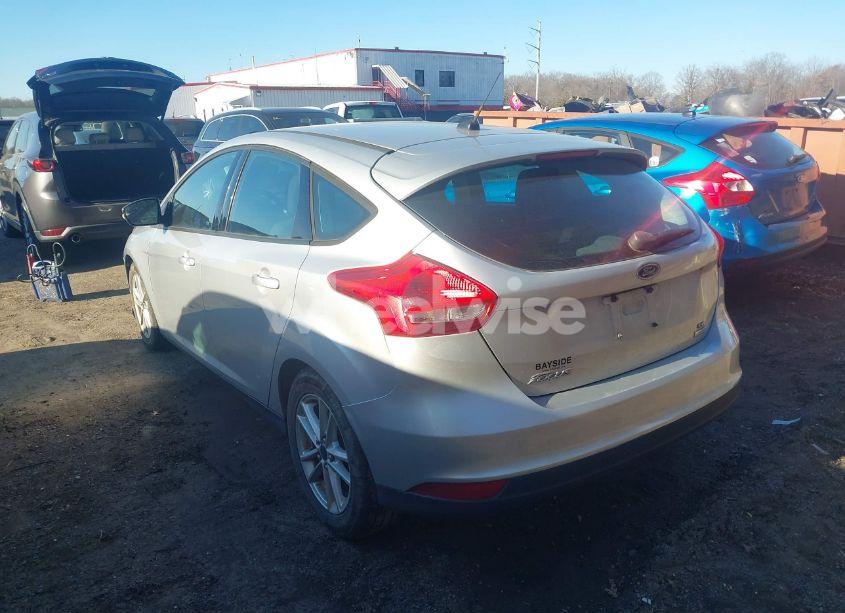 Photo 3 of 2016 Ford Focus SE (VIN 1FADP3KE5GL200829)