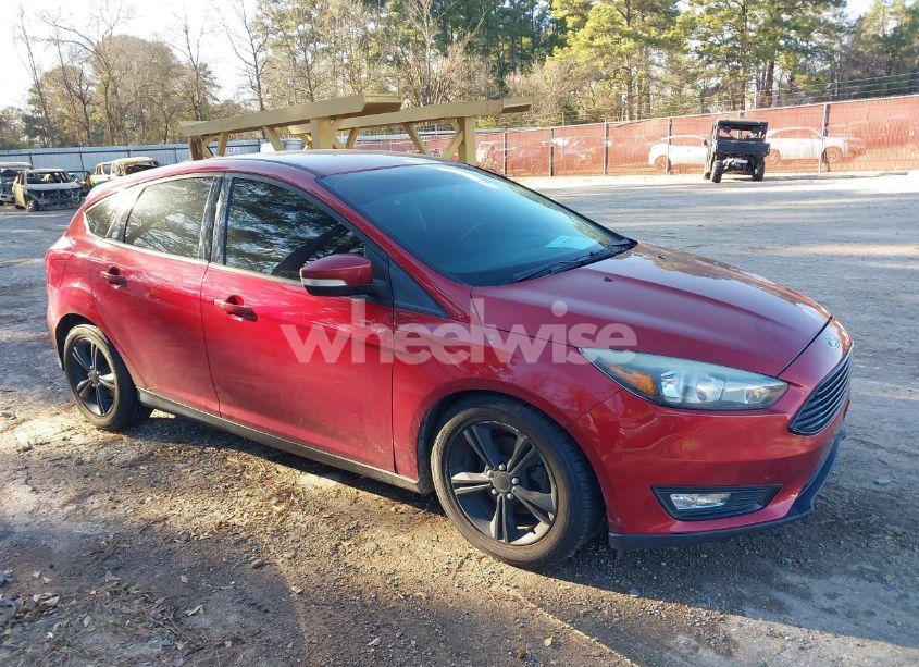 2016 Ford Focus SE (VIN 1FADP3KE5GL212429) main photo