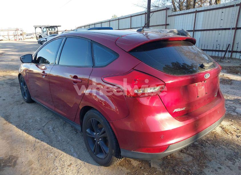 Photo 3 of 2016 Ford Focus SE (VIN 1FADP3KE5GL212429)