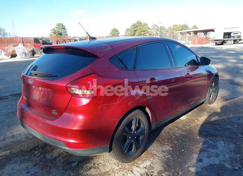 Photo 4 of 2016 Ford Focus SE (VIN 1FADP3KE5GL212429)