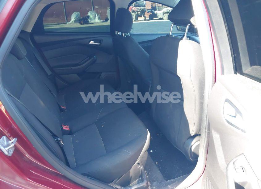 Photo 8 of 2016 Ford Focus SE (VIN 1FADP3KE5GL212429)