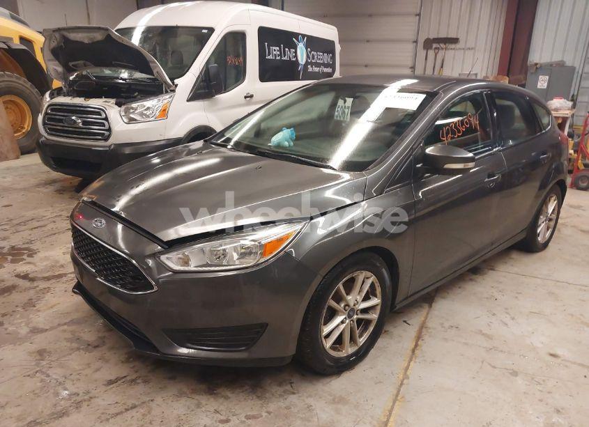Photo 2 of 2016 Ford Focus SE (VIN 1FADP3KE5GL273523)