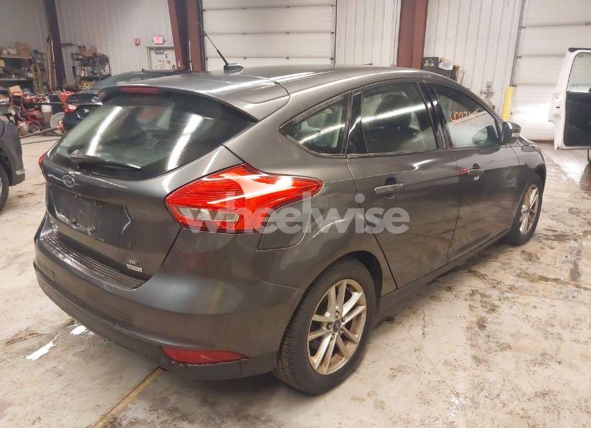 Photo 4 of 2016 Ford Focus SE (VIN 1FADP3KE5GL273523)
