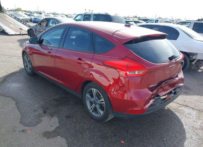 Photo 3 of 2016 Ford Focus SE (VIN 1FADP3KE8GL268249)
