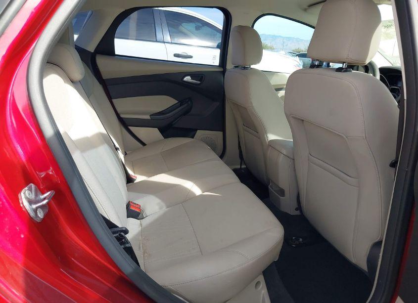 Photo 8 of 2016 Ford Focus SE (VIN 1FADP3KE8GL268249)