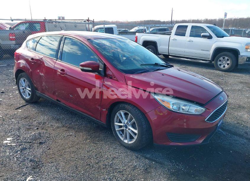 2015 Ford Focus SE (VIN 1FADP3KEXFL259244) main photo
