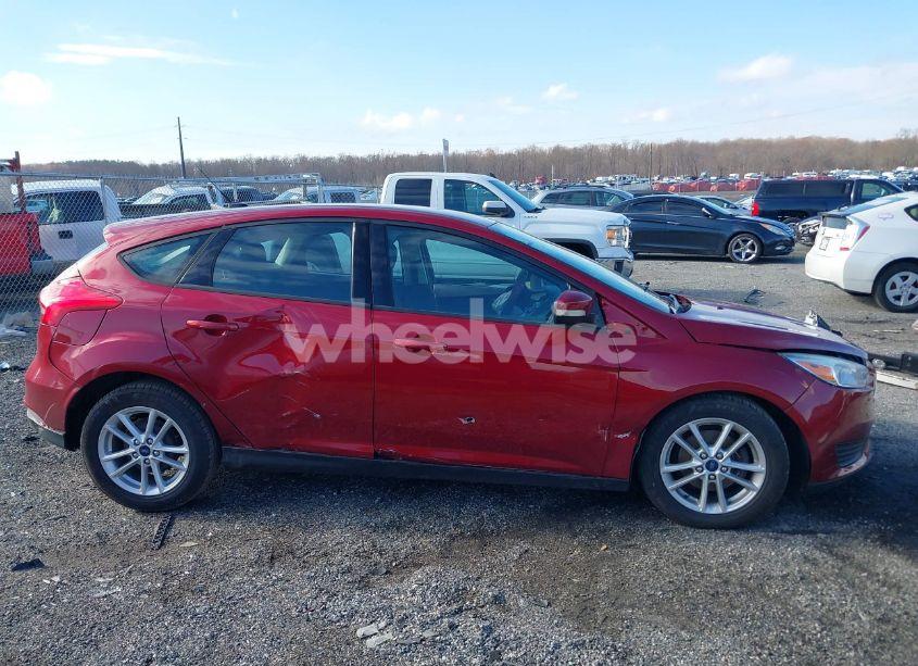Photo 13 of 2015 Ford Focus SE (VIN 1FADP3KEXFL259244)