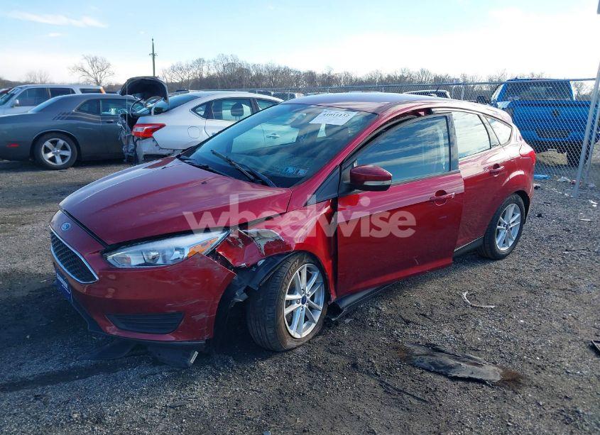 Photo 2 of 2015 Ford Focus SE (VIN 1FADP3KEXFL259244)
