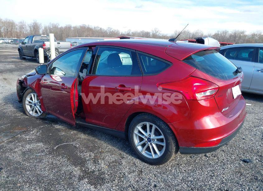 Photo 3 of 2015 Ford Focus SE (VIN 1FADP3KEXFL259244)
