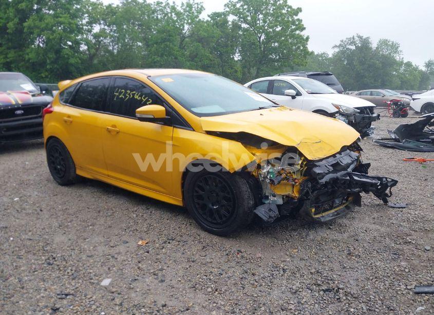 2014 Ford Focus ST (VIN 1FADP3L90EL278966) main photo