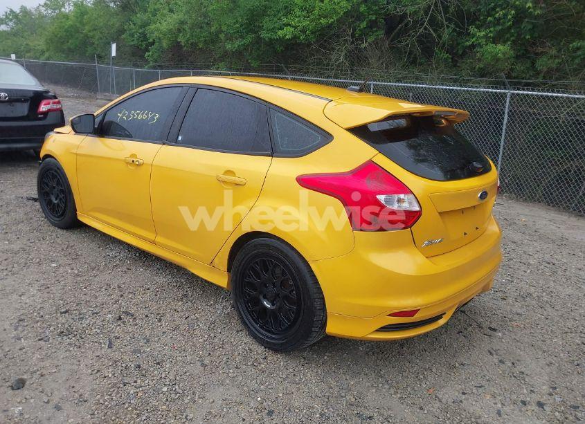 Photo 3 of 2014 Ford Focus ST (VIN 1FADP3L90EL278966)