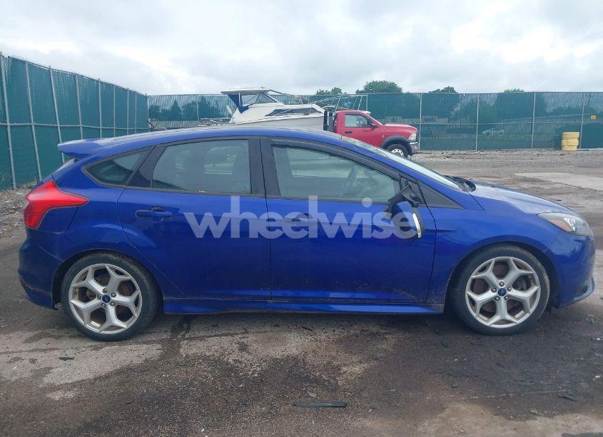 Photo 13 of 2014 Ford Focus ST (VIN 1FADP3L90EL419261)