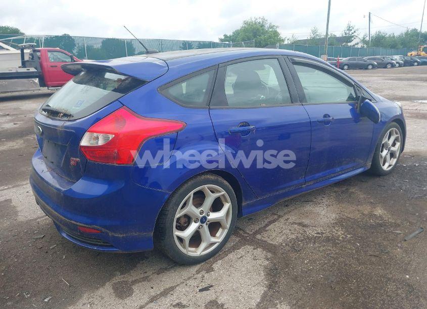 Photo 4 of 2014 Ford Focus ST (VIN 1FADP3L90EL419261)