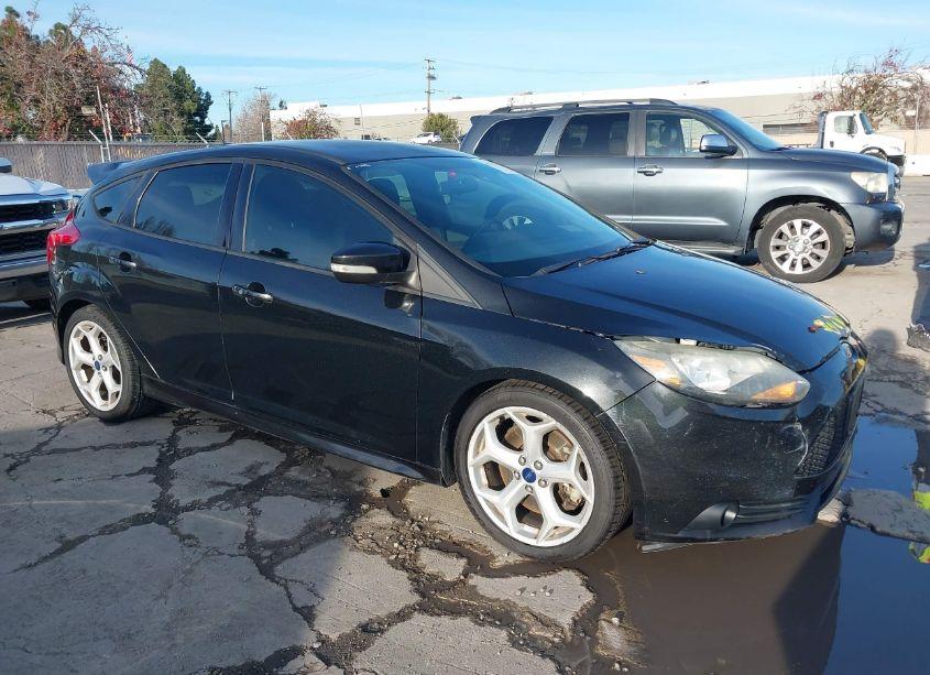 2014 Ford Focus ST (VIN 1FADP3L90EL462014) main photo