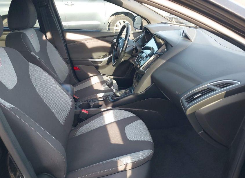 Photo 5 of 2014 Ford Focus ST (VIN 1FADP3L90EL462014)