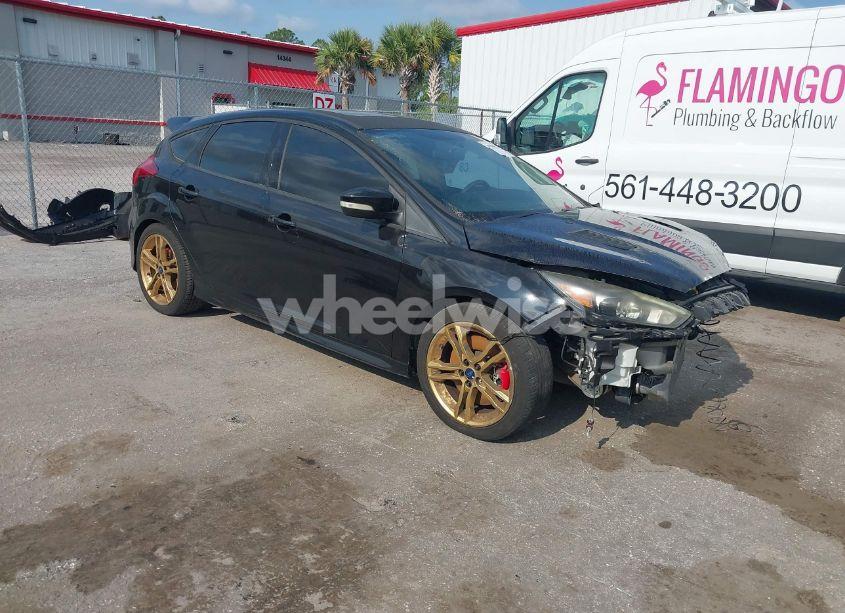 2016 Ford Focus ST (VIN 1FADP3L90GL224280) main photo