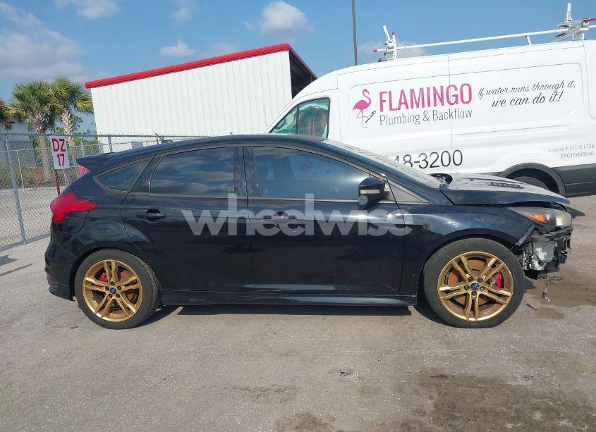 Photo 13 of 2016 Ford Focus ST (VIN 1FADP3L90GL224280)