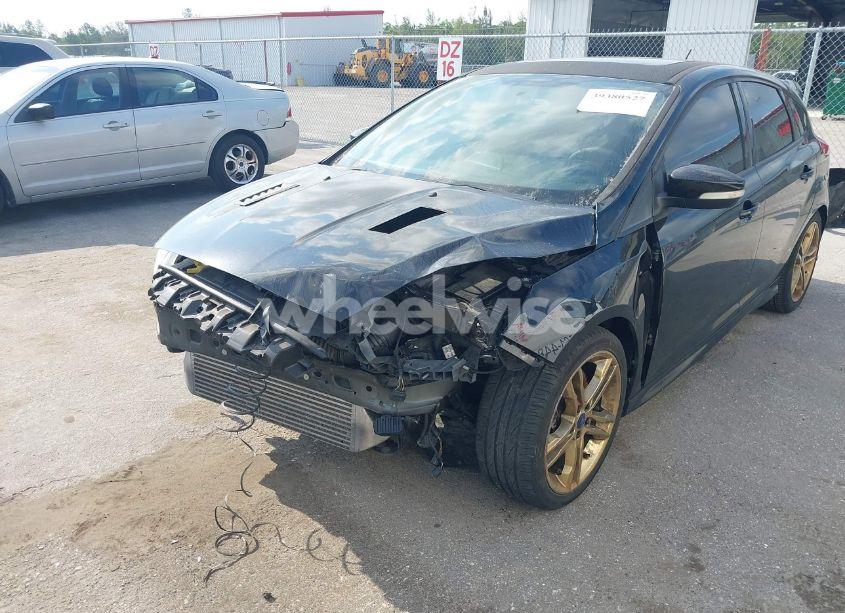 Photo 17 of 2016 Ford Focus ST (VIN 1FADP3L90GL224280)