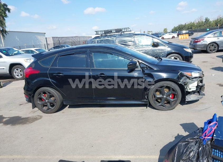 Photo 14 of 2016 Ford Focus ST (VIN 1FADP3L90GL225543)
