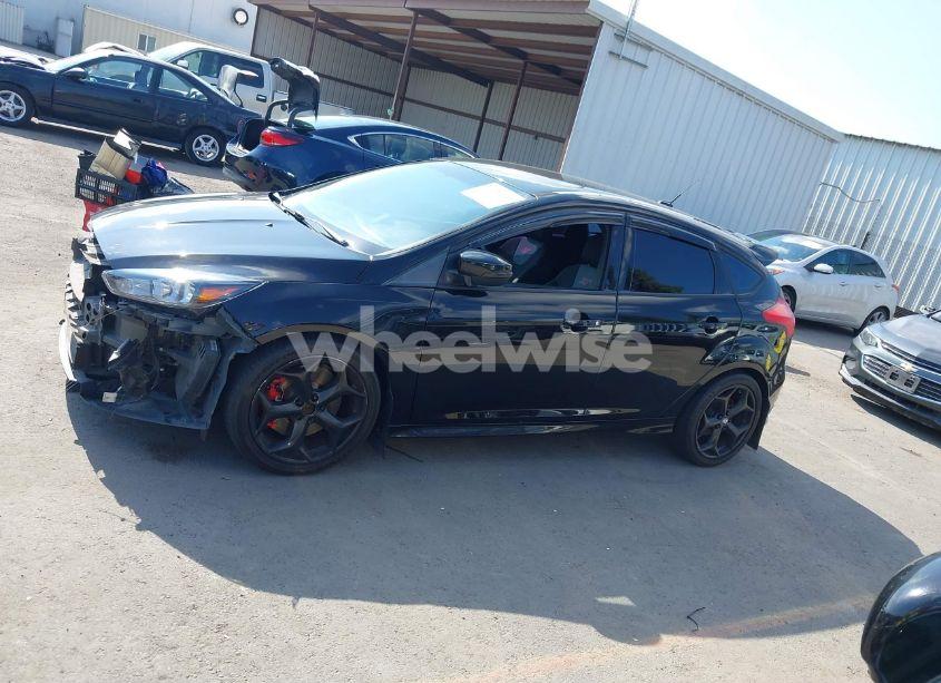 Photo 15 of 2016 Ford Focus ST (VIN 1FADP3L90GL225543)