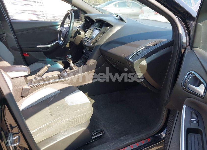 Photo 5 of 2016 Ford Focus ST (VIN 1FADP3L90GL225543)