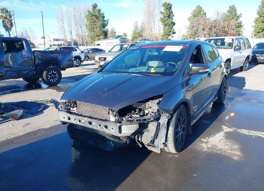Photo 2 of 2016 Ford Focus (VIN 1FADP3L90GL344483)
