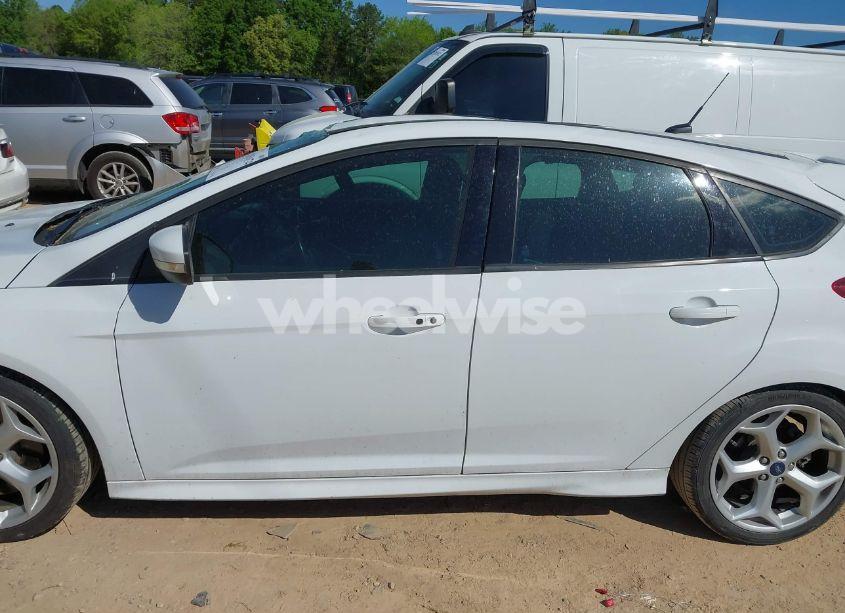 Photo 14 of 2017 Ford Focus ST (VIN 1FADP3L90HL269513)