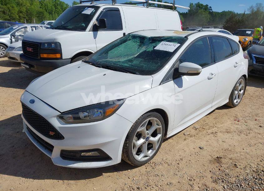 Photo 2 of 2017 Ford Focus ST (VIN 1FADP3L90HL269513)