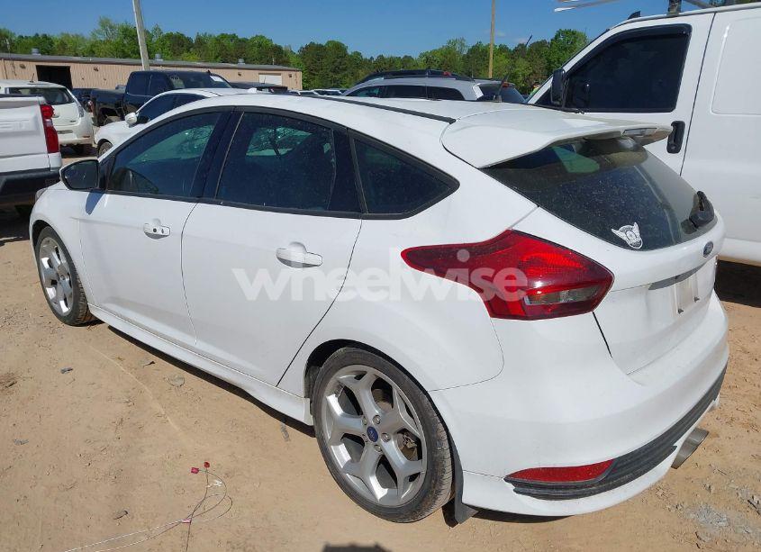 Photo 3 of 2017 Ford Focus ST (VIN 1FADP3L90HL269513)