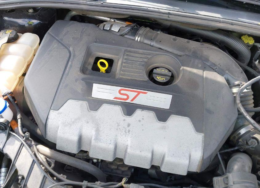 Photo 10 of 2017 Ford Focus ST (VIN 1FADP3L90HL276137)