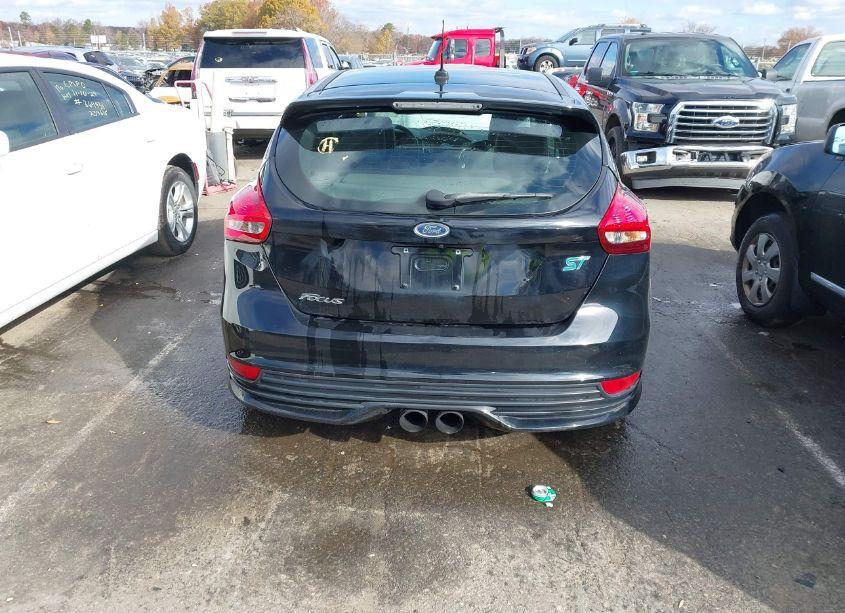 Photo 16 of 2017 Ford Focus ST (VIN 1FADP3L90HL276137)