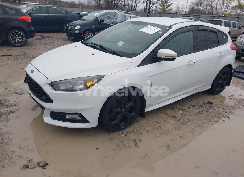 Photo 2 of 2018 Ford Focus ST (VIN 1FADP3L90JL232726)