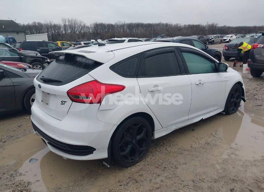 Photo 4 of 2018 Ford Focus ST (VIN 1FADP3L90JL232726)