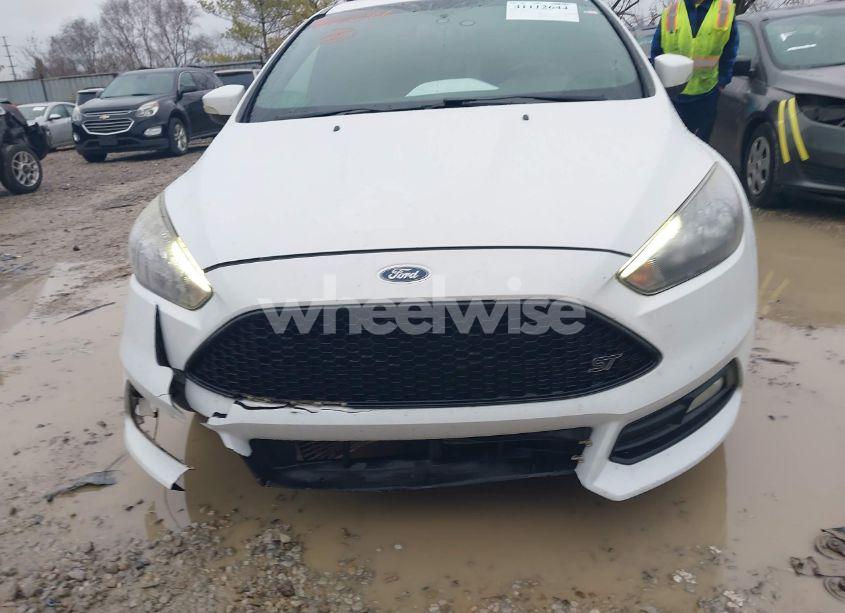 Photo 6 of 2018 Ford Focus ST (VIN 1FADP3L90JL232726)