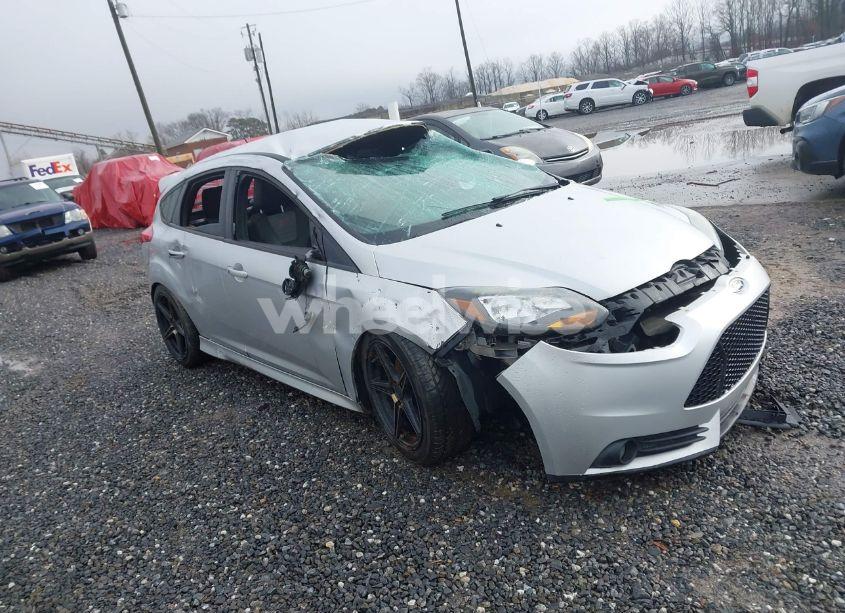 2013 Ford Focus ST (VIN 1FADP3L91DL150749) main photo
