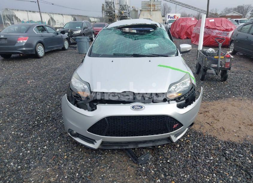 Photo 11 of 2013 Ford Focus ST (VIN 1FADP3L91DL150749)