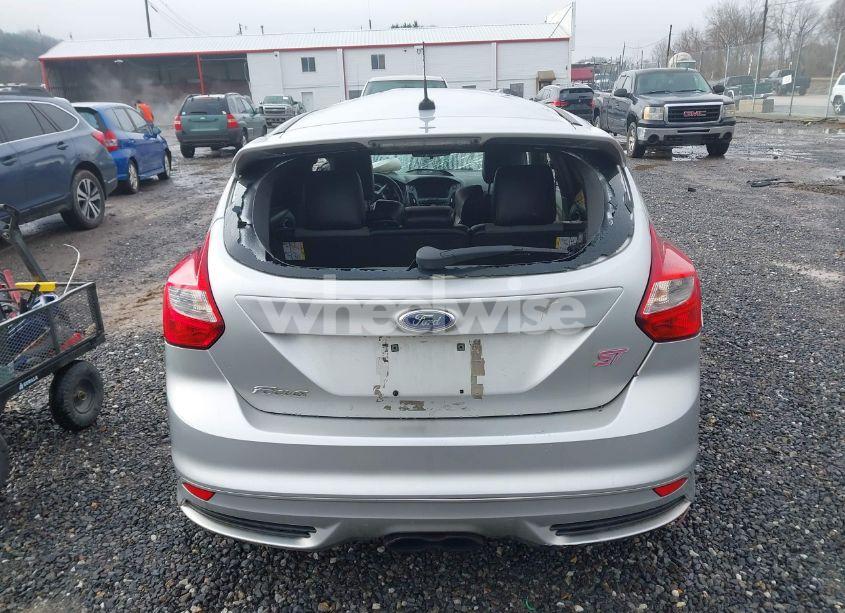 Photo 15 of 2013 Ford Focus ST (VIN 1FADP3L91DL150749)