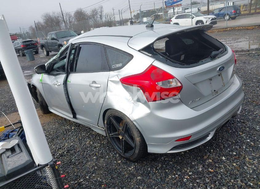 Photo 3 of 2013 Ford Focus ST (VIN 1FADP3L91DL150749)