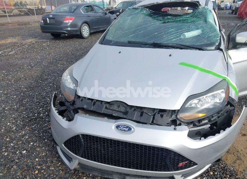 Photo 6 of 2013 Ford Focus ST (VIN 1FADP3L91DL150749)