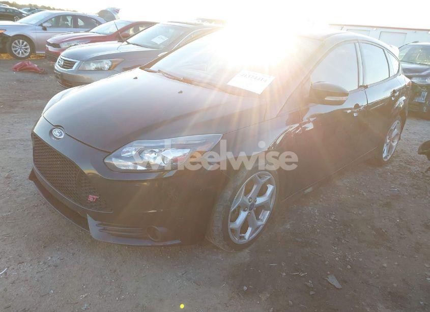 Photo 2 of 2013 Ford Focus ST (VIN 1FADP3L91DL230696)